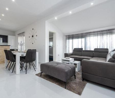 Apartmant Shine Luxury Maslenica Exteriör bild